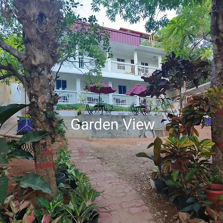 Ani Marie Guest House Coron Luaran gambar